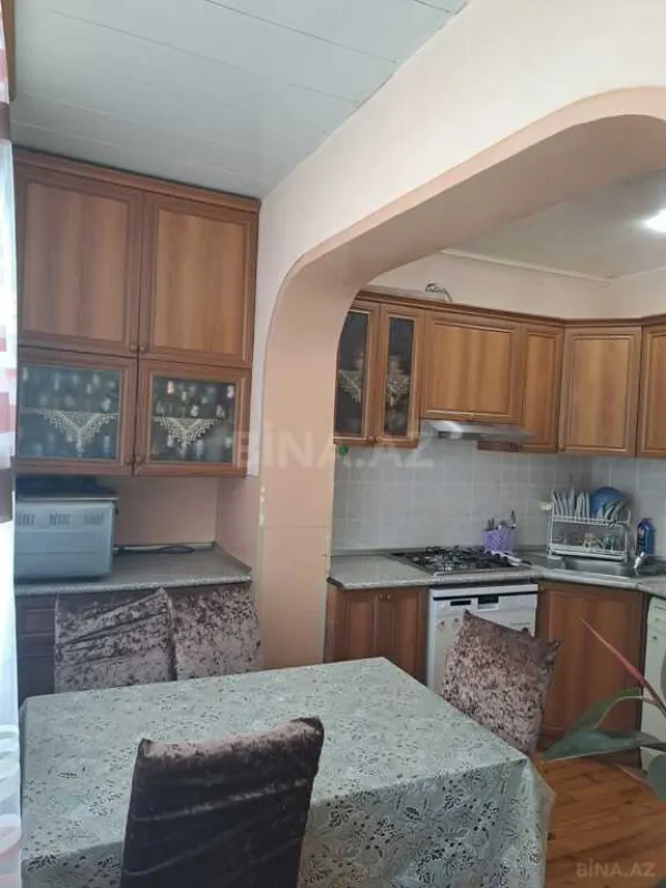 Satılır 4 otaqlı mənzil 100 m²