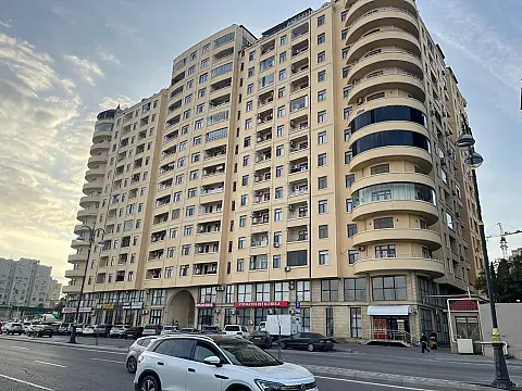 Satılır 2 otaqlı mənzil 86 m² — Bakı, İnşaatçılar 2 otaq 86.00 m²