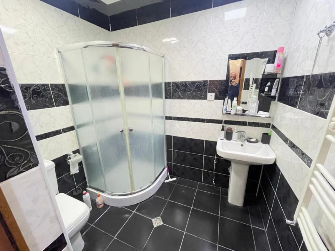 Satılır 2 otaqlı mənzil 86 m²