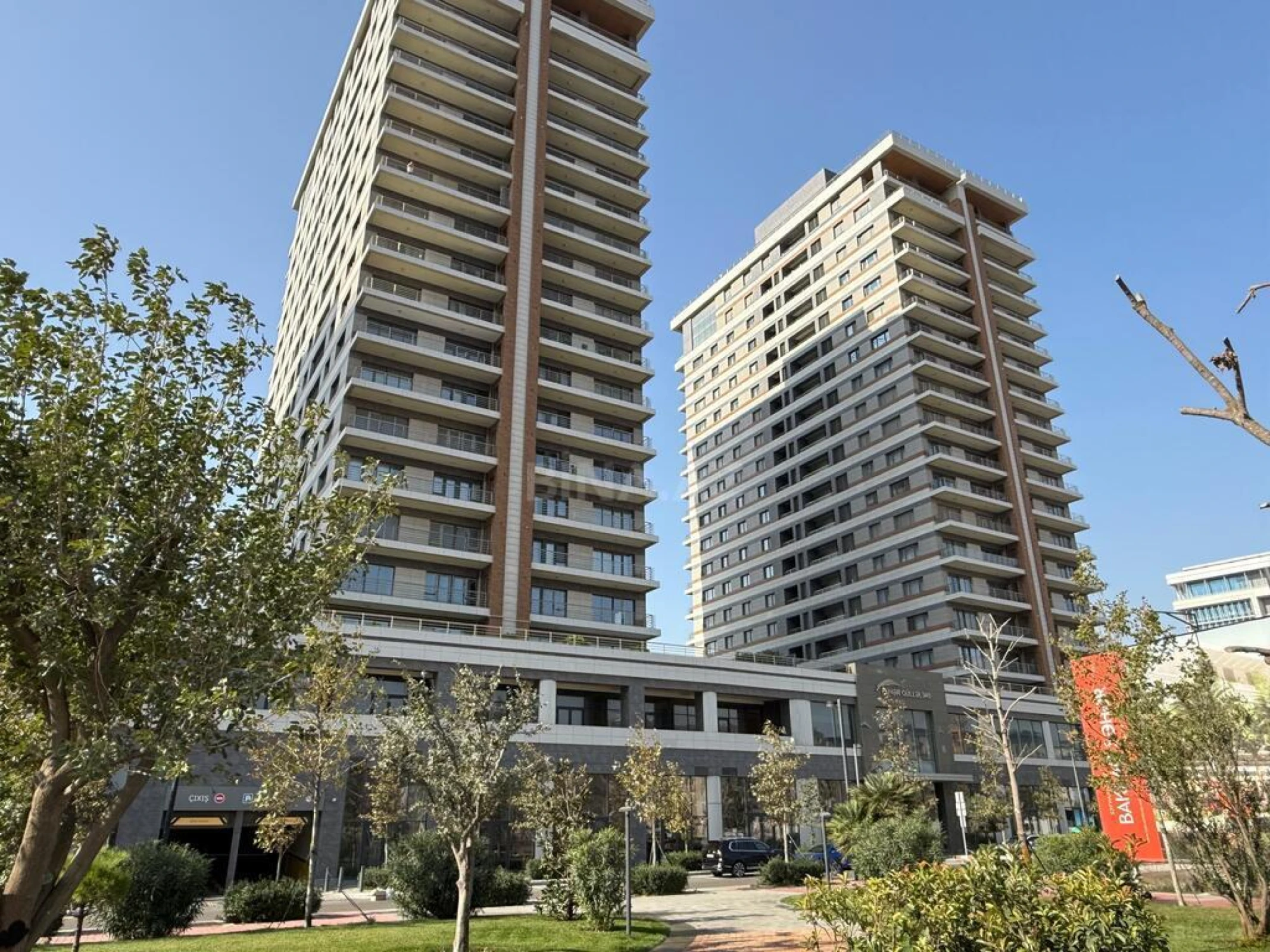 Satılır 3 otaqlı mənzil 120 m²