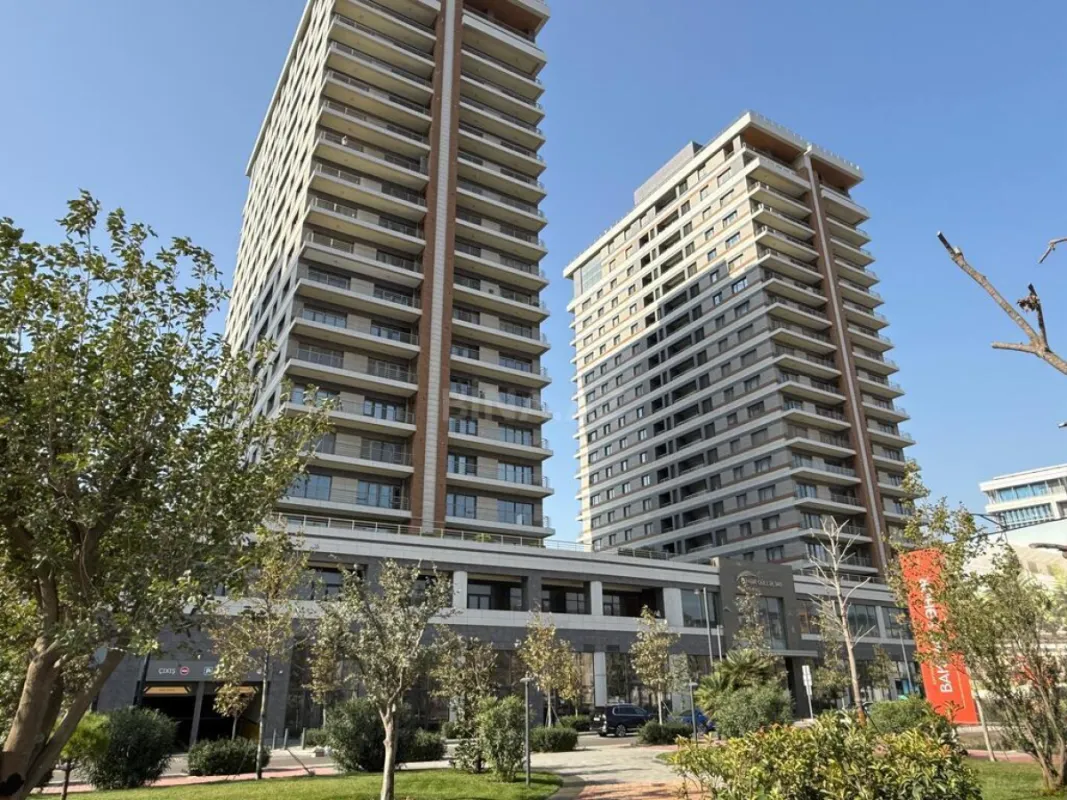 Satılır 3 otaqlı mənzil 120 m²