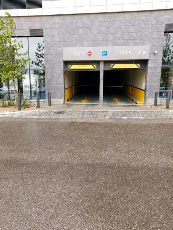 Satılır 3 otaqlı mənzil 120 m²