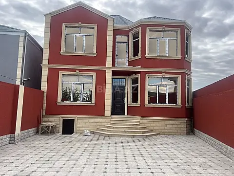 Satılır 6 otaqlı həyət evi 220 m²
