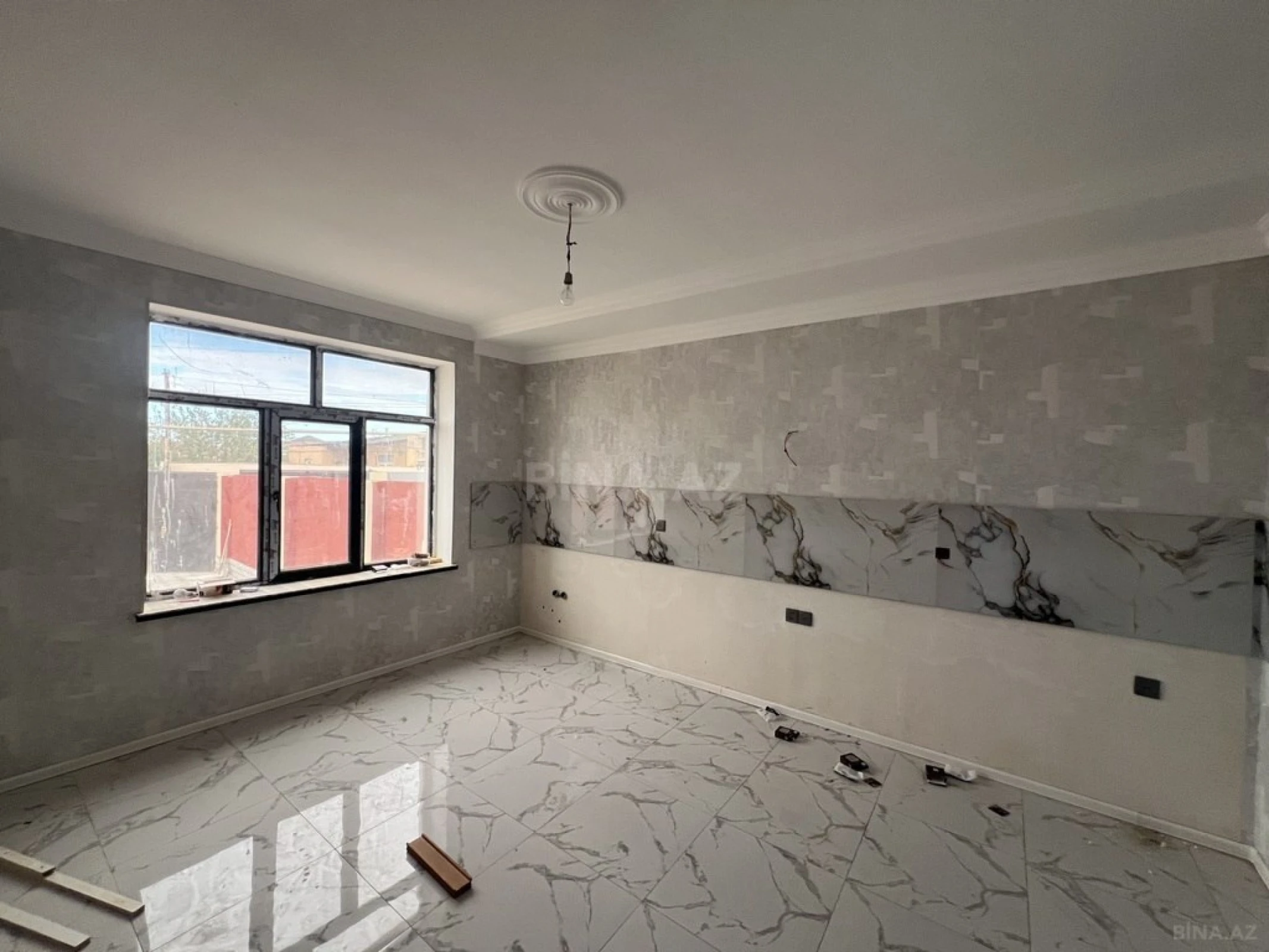 Satılır 6 otaqlı həyət evi 220 m²