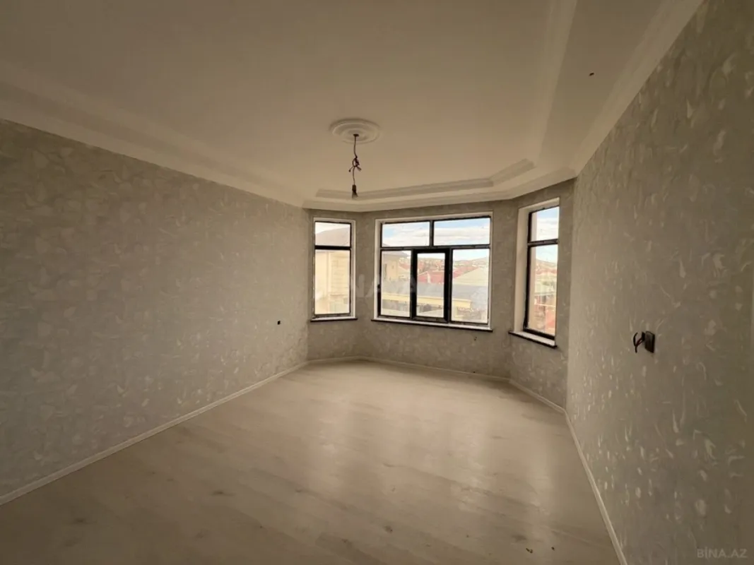 Satılır 6 otaqlı həyət evi 220 m²