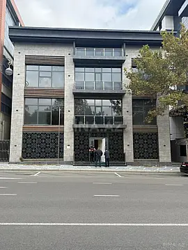 Kirayə verilir 10 otaqlı ofis 1150 m² — Bakı, Nəsimi 10 otaq 1150.00 m²