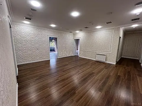 Kirayə verilir 10 otaqlı ofis 1150 m²