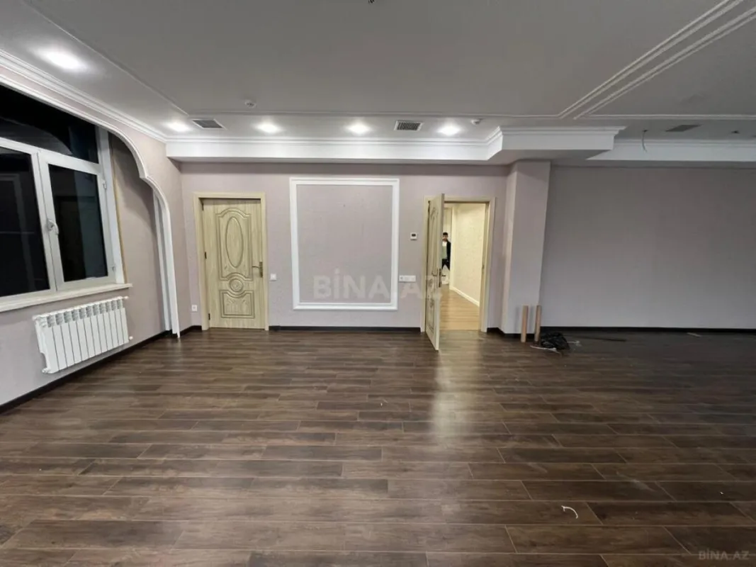 Kirayə verilir 10 otaqlı ofis 1150 m²