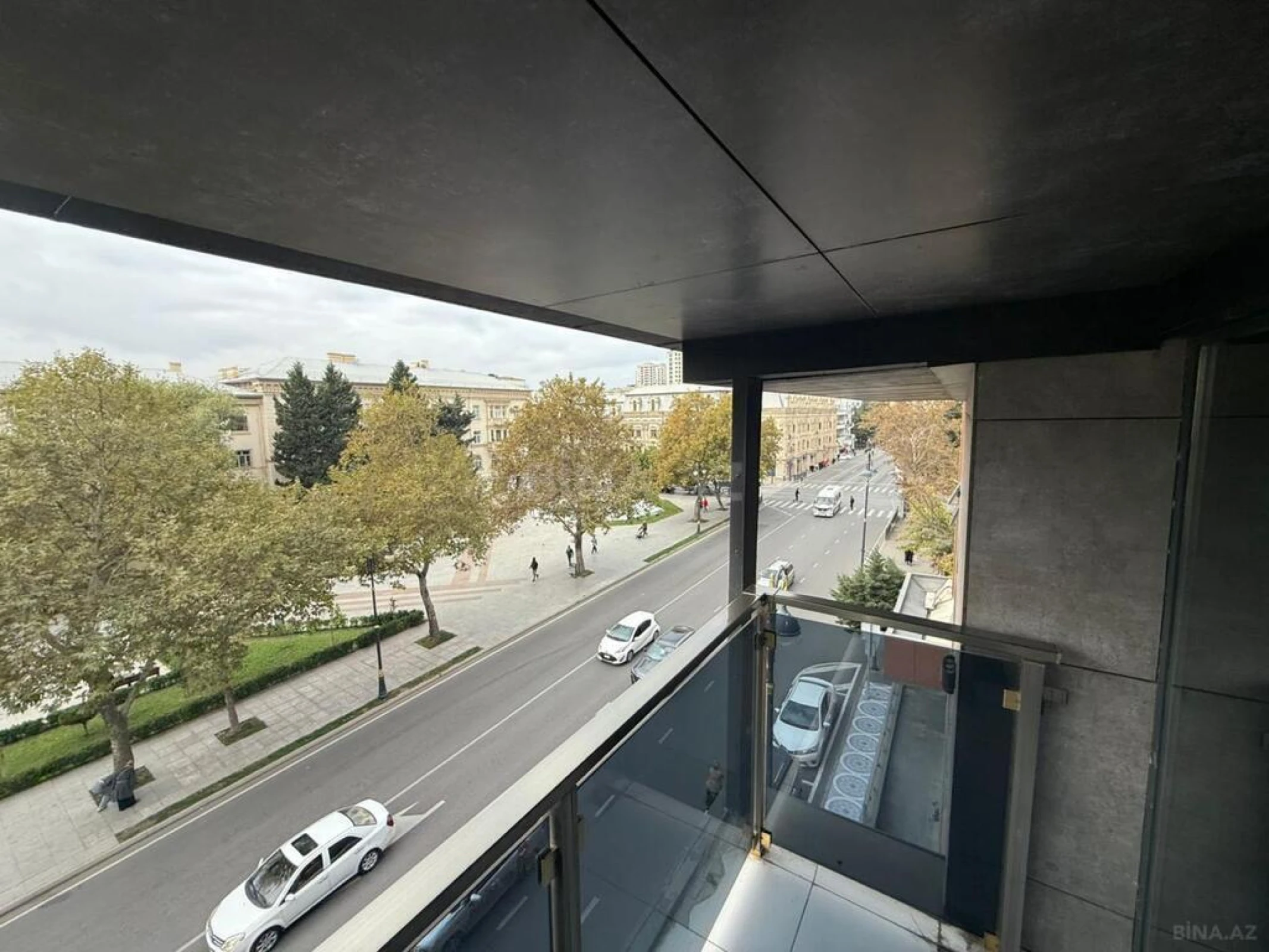 Kirayə verilir 10 otaqlı ofis 1150 m²