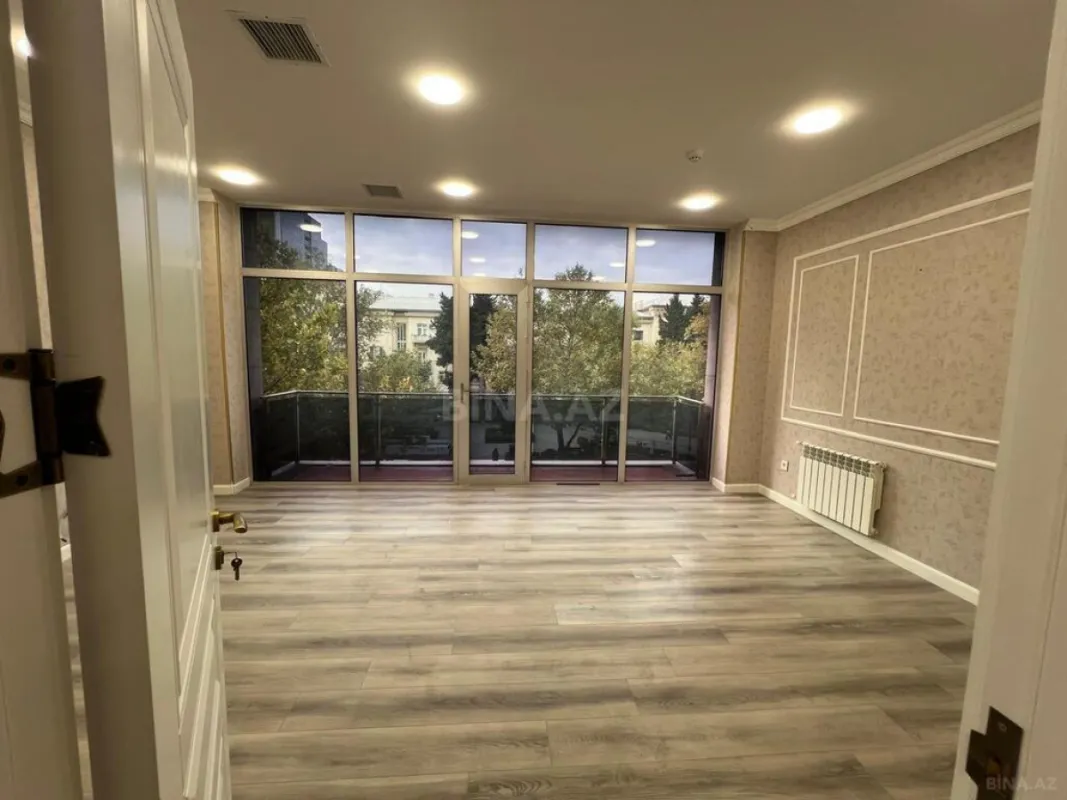 Kirayə verilir 10 otaqlı ofis 1150 m²