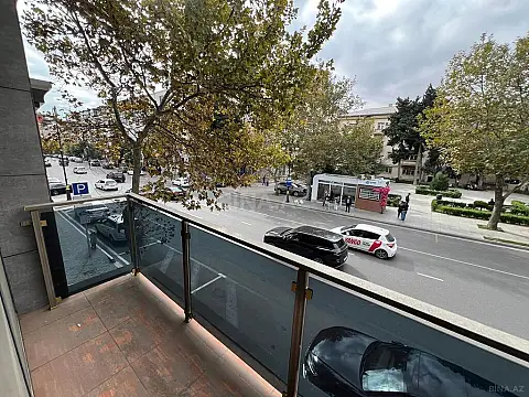 Kirayə verilir 10 otaqlı ofis 1150 m²