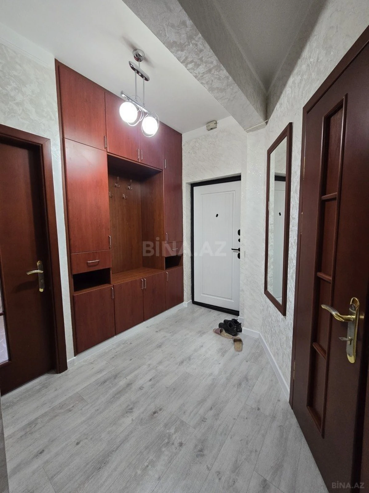 Satılır 2 otaqlı mənzil 68 m²