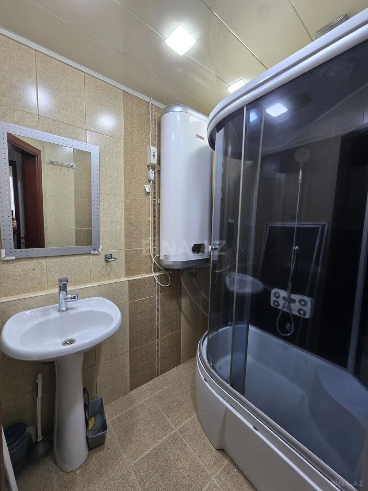 Satılır 2 otaqlı mənzil 68 m²