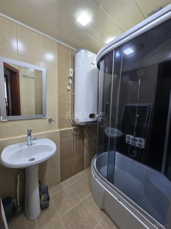 Satılır 2 otaqlı mənzil 68 m²