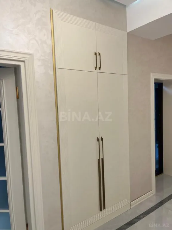 Satılır 3 otaqlı mənzil 140 m²