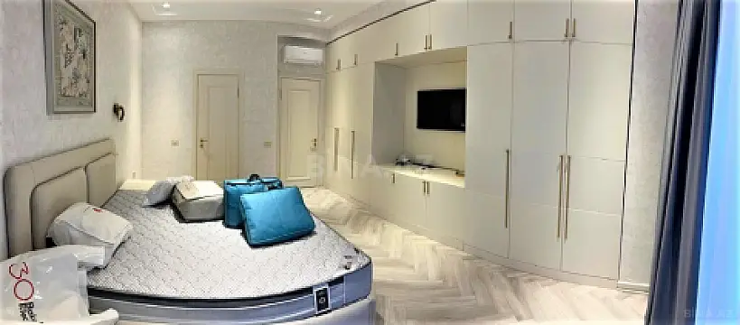 Satılır 3 otaqlı mənzil 140 m²