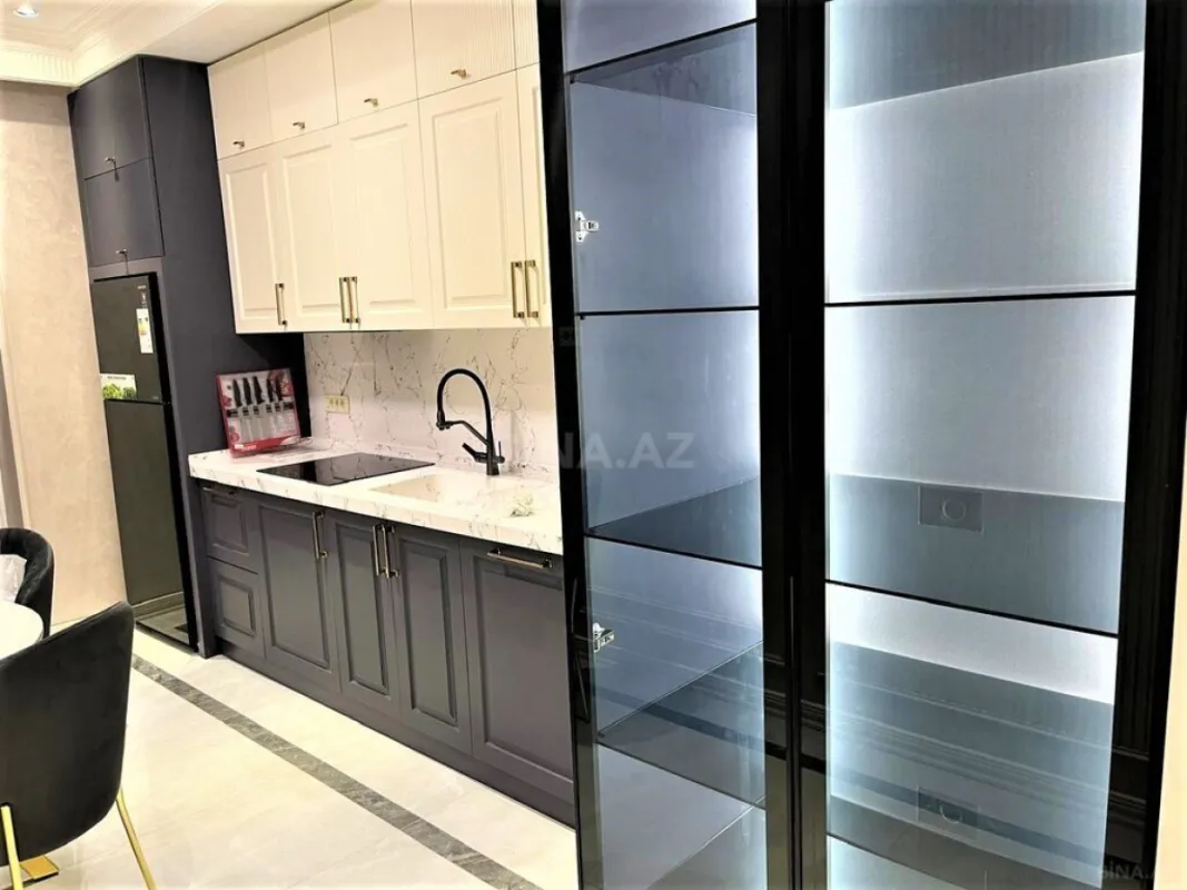 Satılır 3 otaqlı mənzil 140 m²