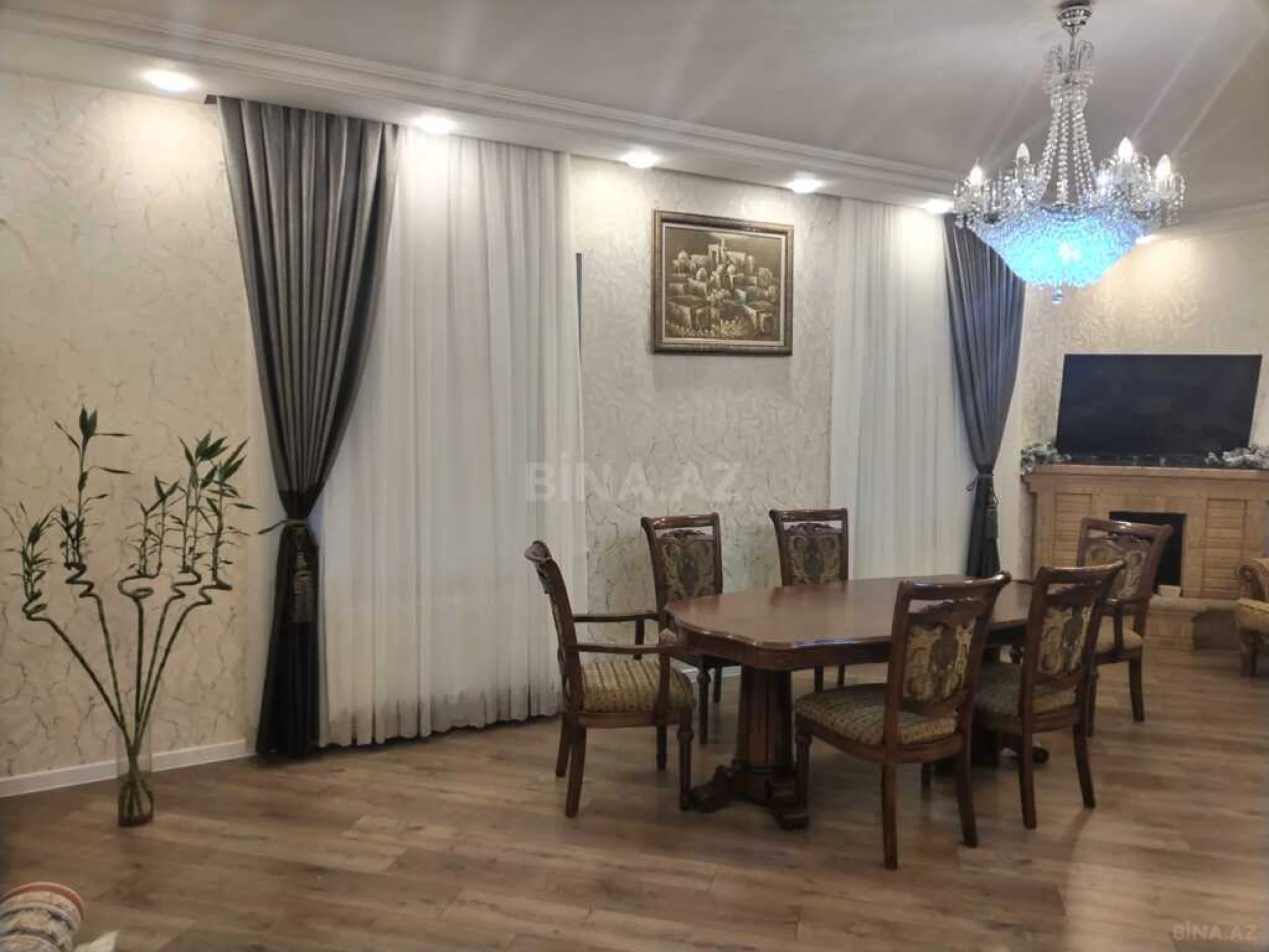 Satılır 11 otaqlı həyət evi 354 m²