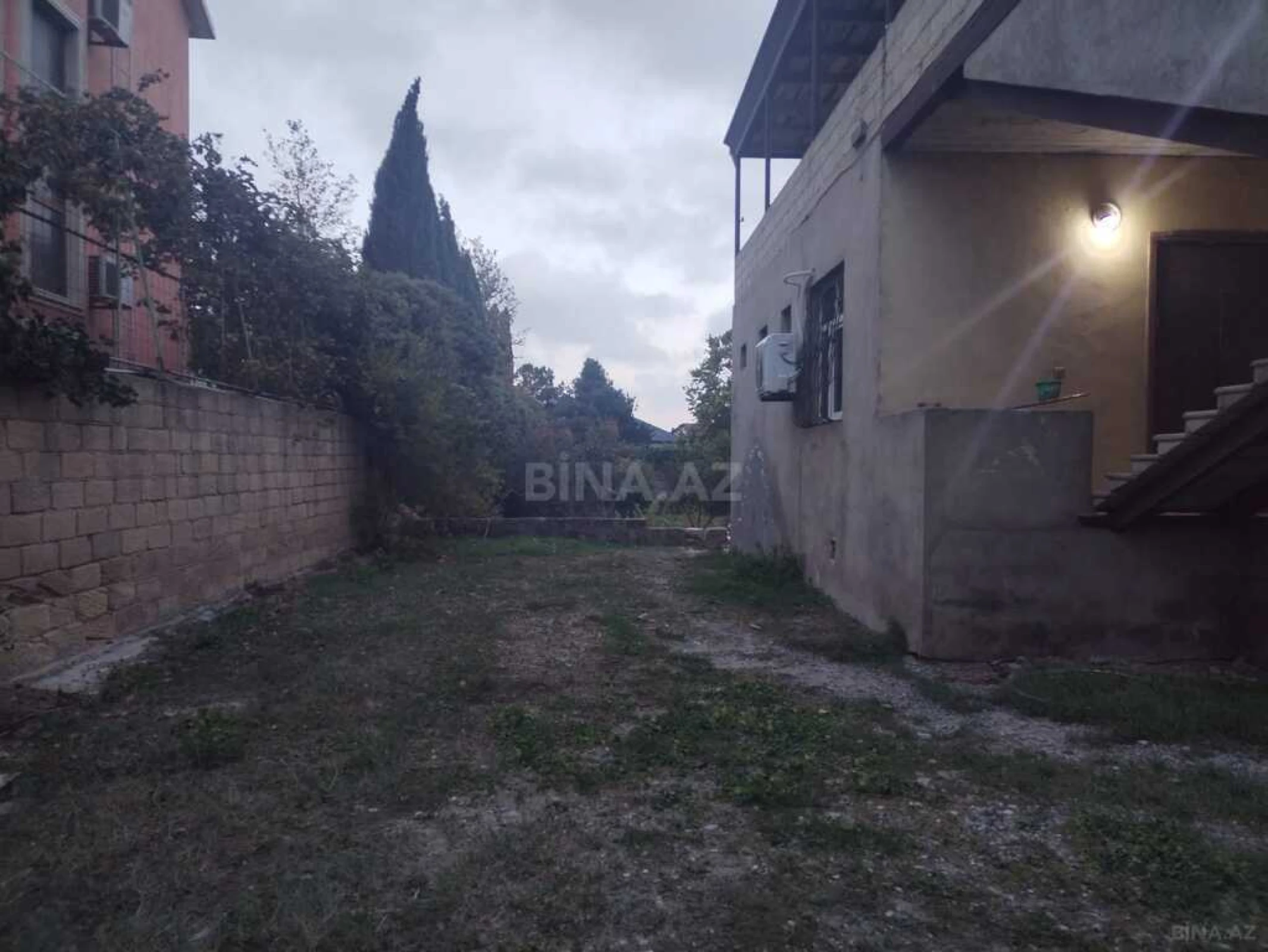 Satılır 11 otaqlı həyət evi 354 m²