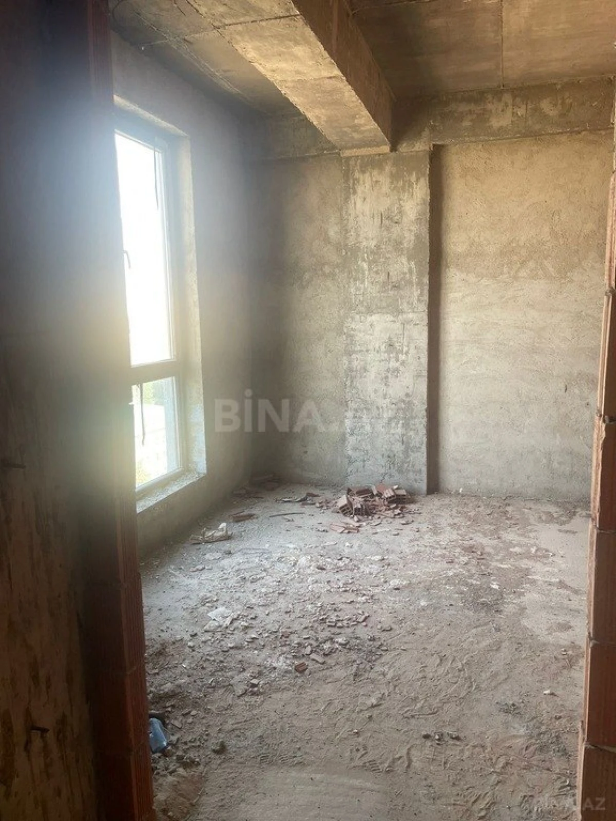 Satılır 3 otaqlı mənzil 98 m²