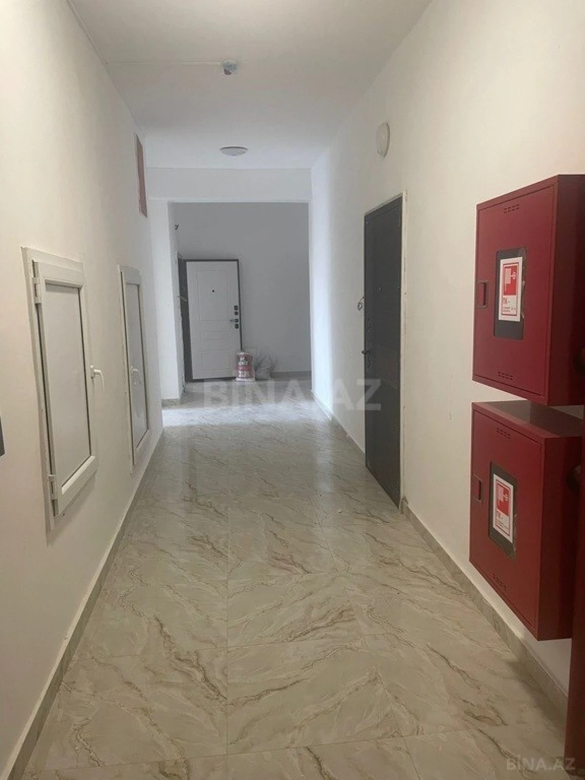 Satılır 3 otaqlı mənzil 98 m²