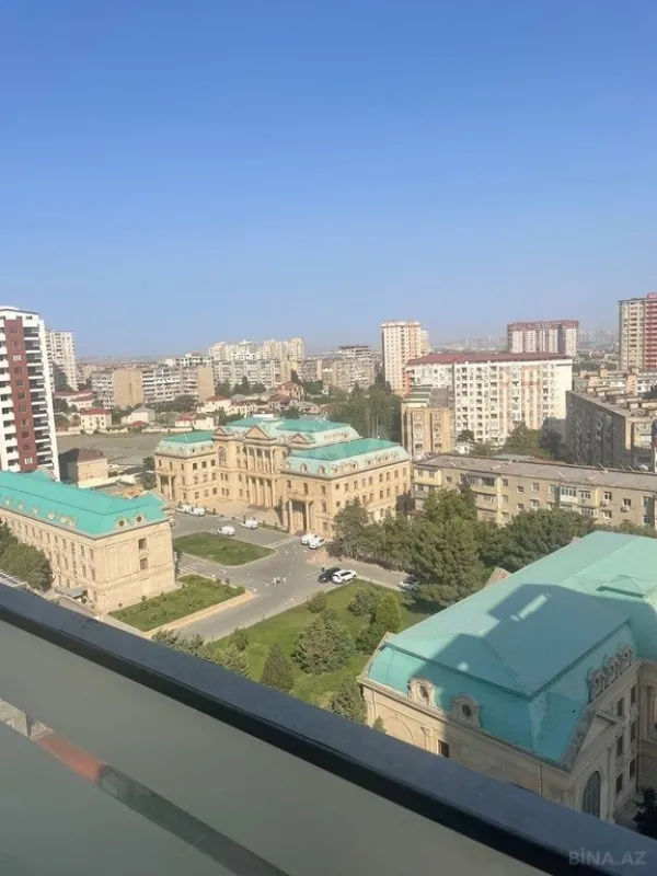 Satılır 3 otaqlı mənzil 98 m²