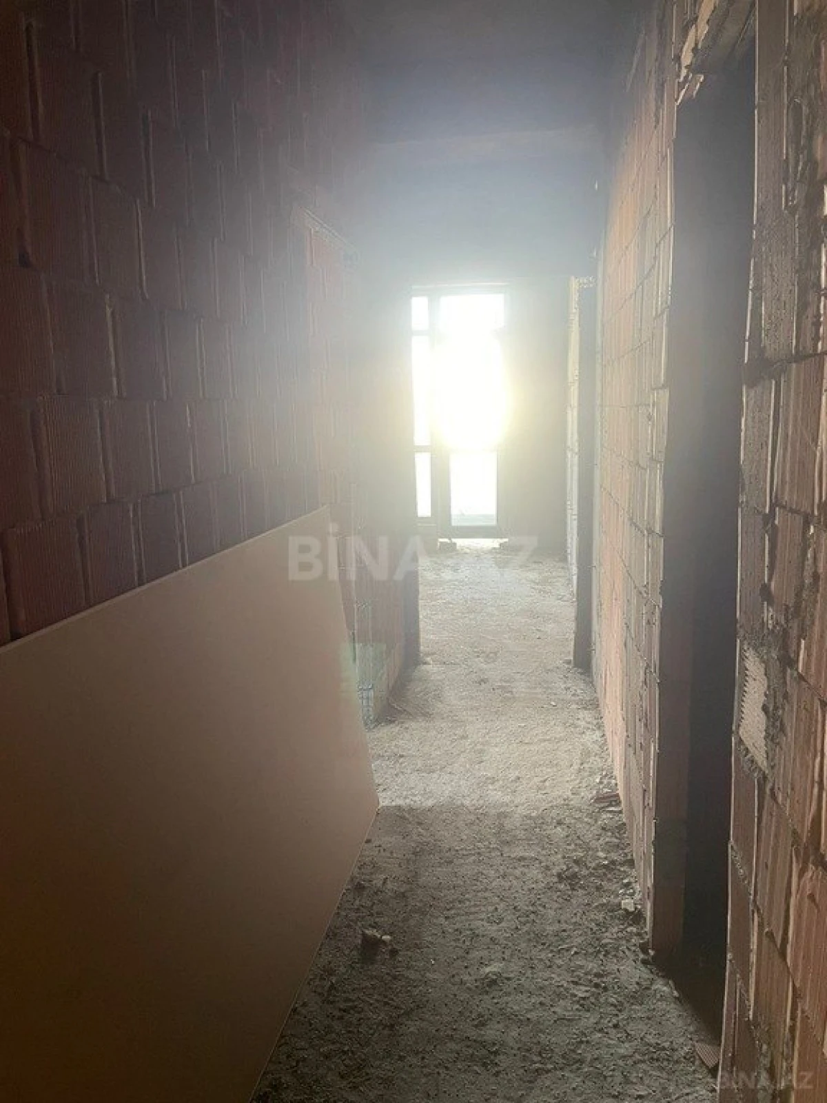 Satılır 3 otaqlı mənzil 98 m²