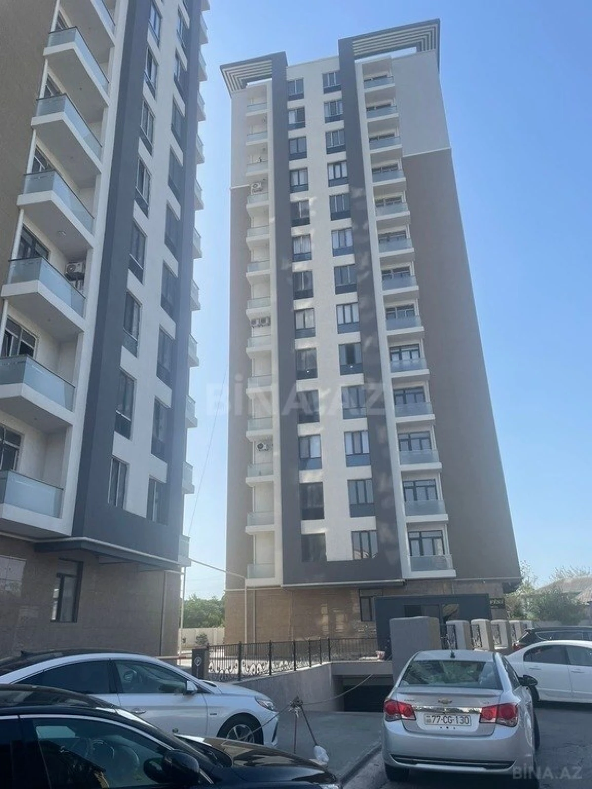 Satılır 3 otaqlı mənzil 98 m²