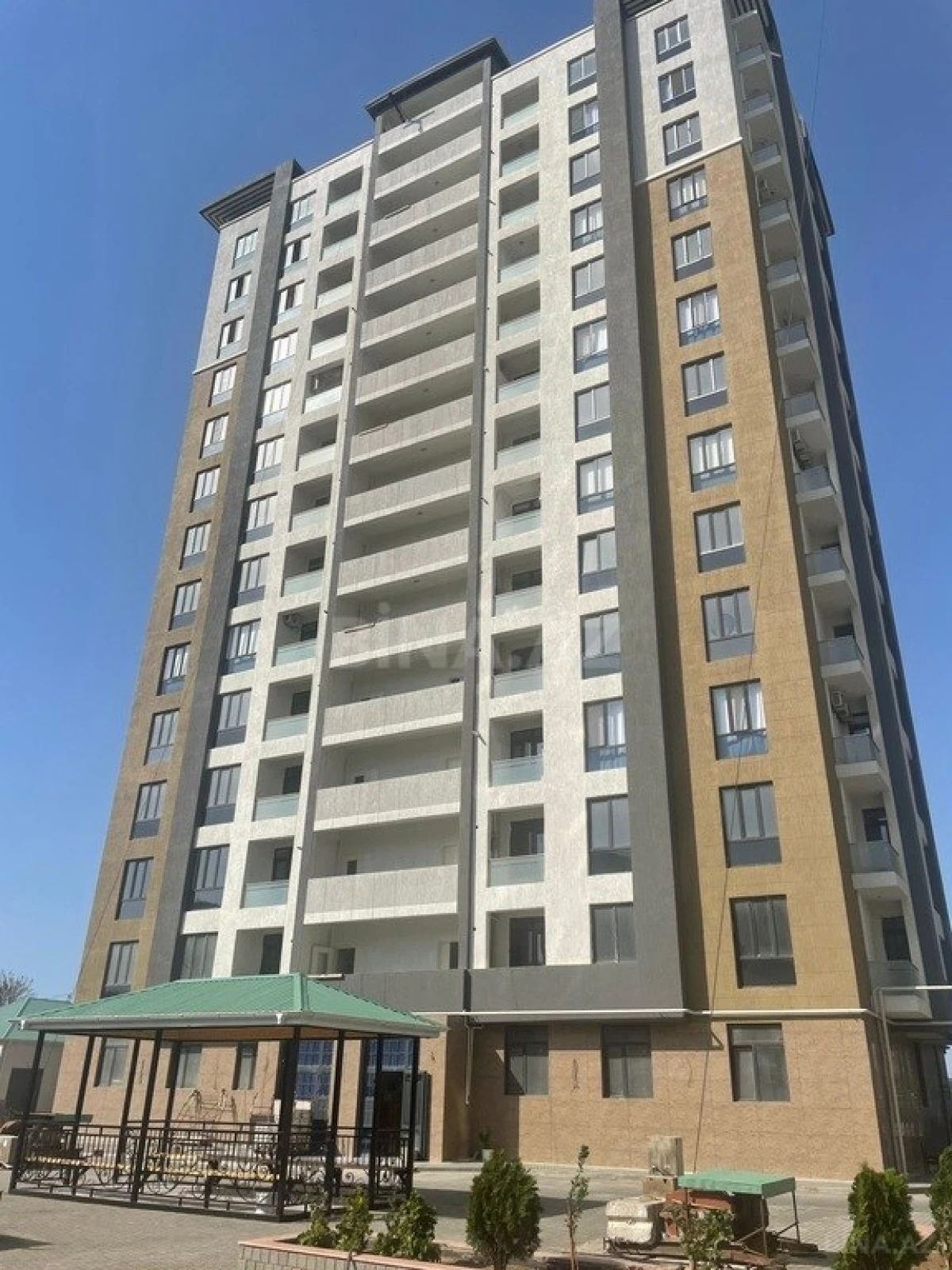 Satılır 3 otaqlı mənzil 98 m²