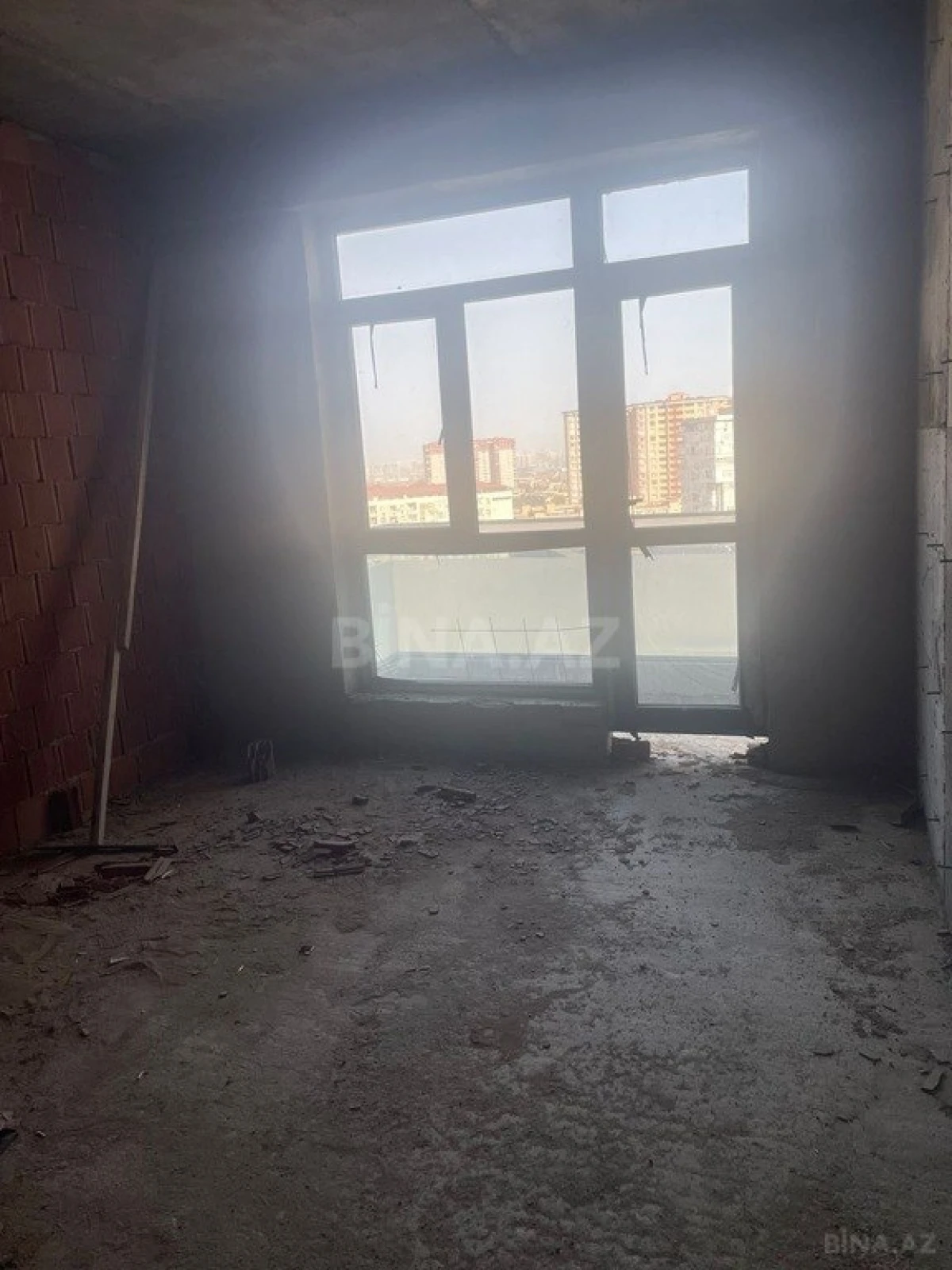 Satılır 3 otaqlı mənzil 98 m²