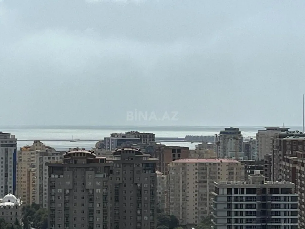 Satılır 4 otaqlı mənzil 156 m²