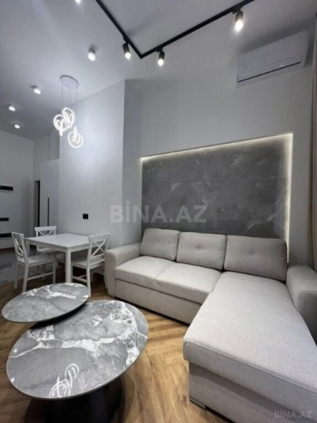Kirayə verilir 2 otaqlı mənzil 65 m²