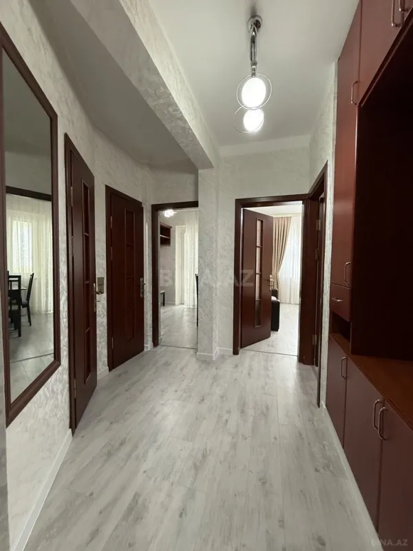 Satılır 2 otaqlı mənzil 68 m²