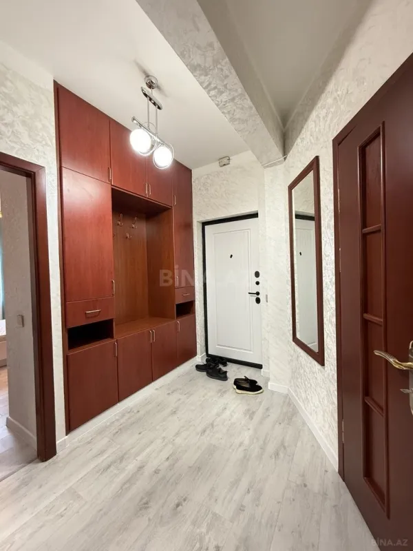 Satılır 2 otaqlı mənzil 68 m²