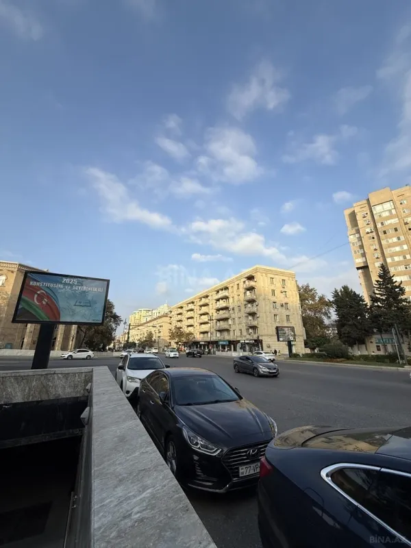 Satılır 2 otaqlı mənzil 68 m²