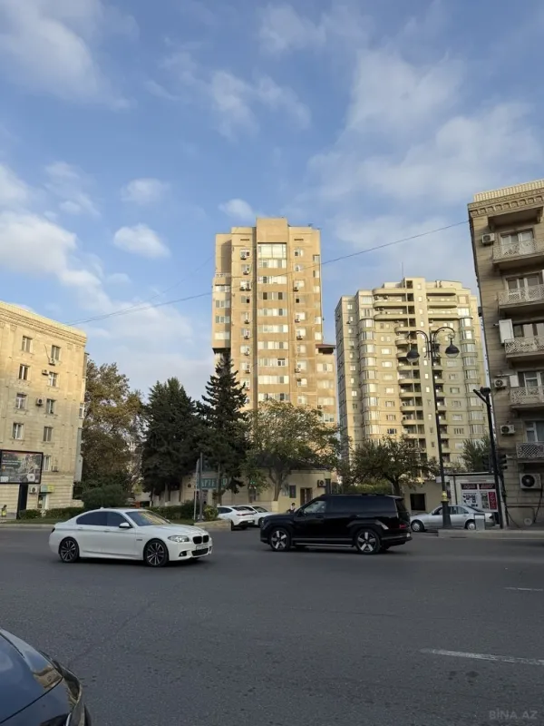 Satılır 2 otaqlı mənzil 68 m²