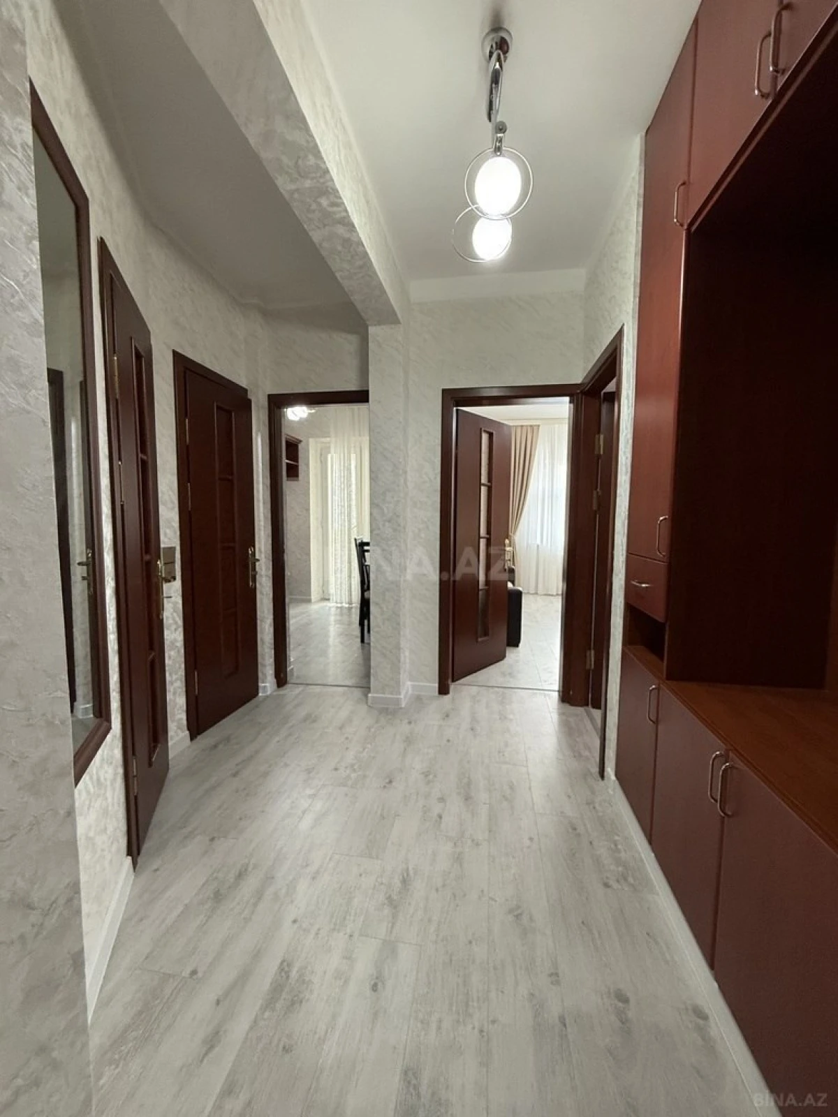 Satılır 2 otaqlı mənzil 68 m²