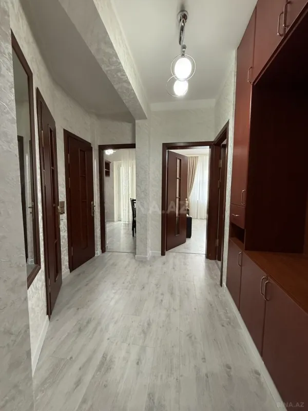 Satılır 2 otaqlı mənzil 68 m²