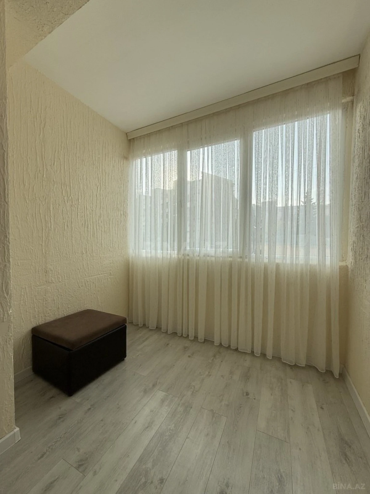 Satılır 2 otaqlı mənzil 68 m²