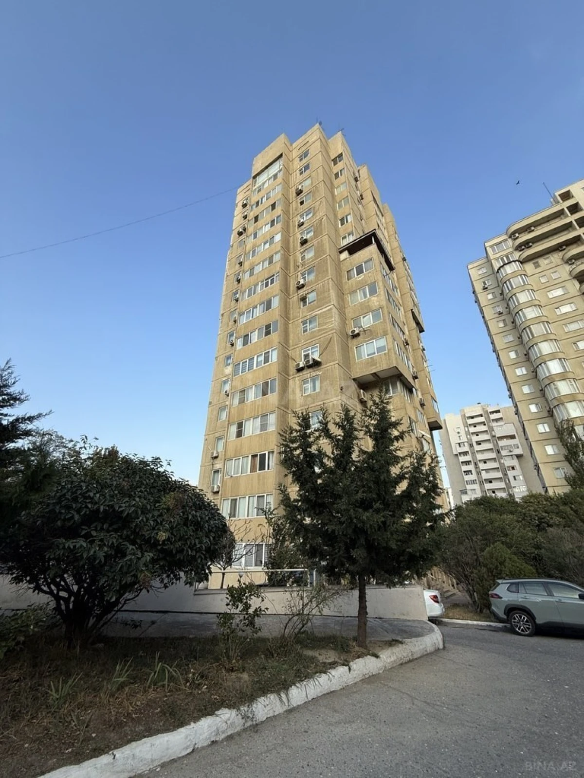 Satılır 2 otaqlı mənzil 68 m²