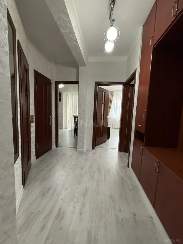 Satılır 2 otaqlı mənzil 68 m²