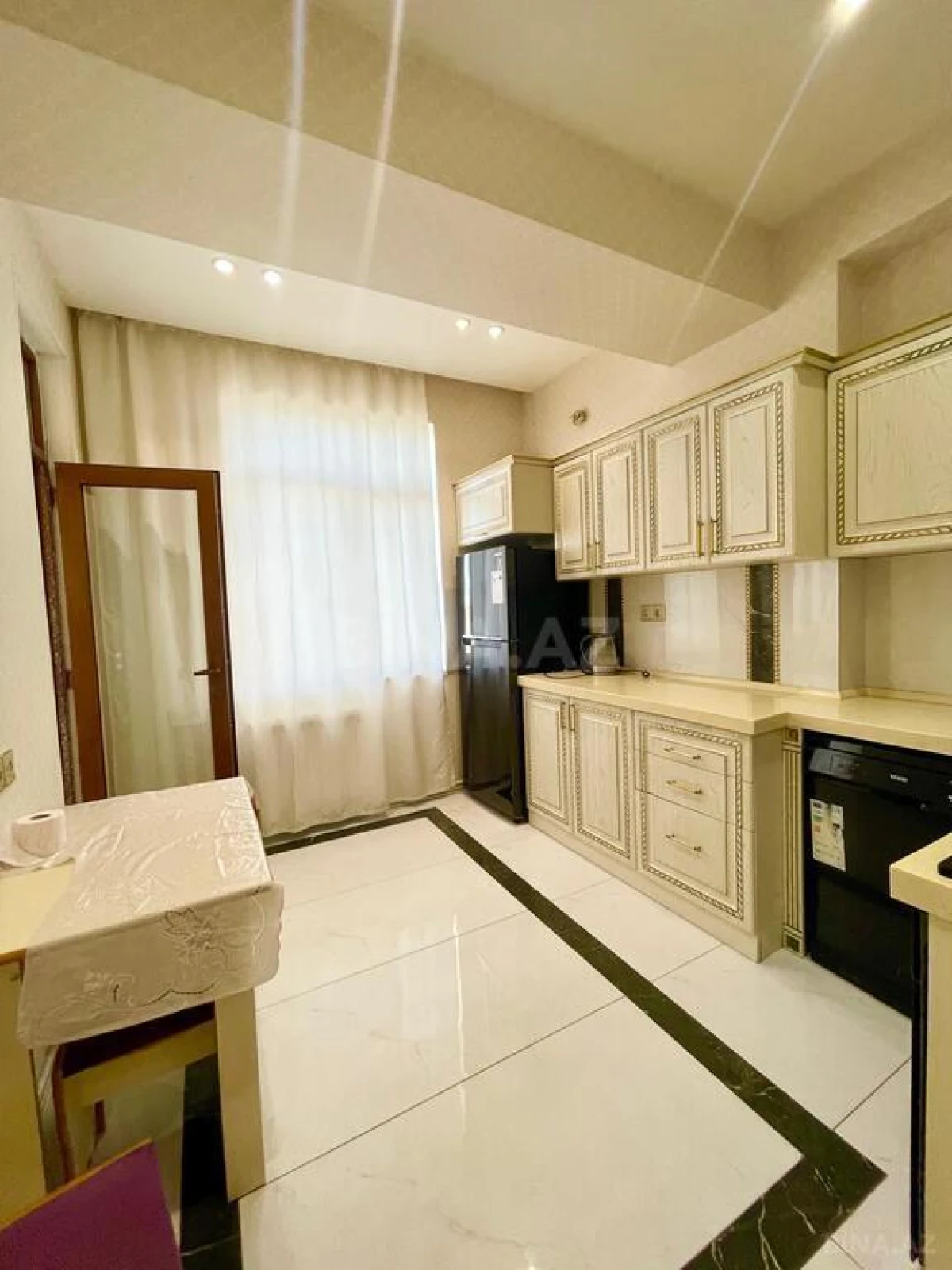 Kirayə verilir 3 otaqlı mənzil 110 m²
