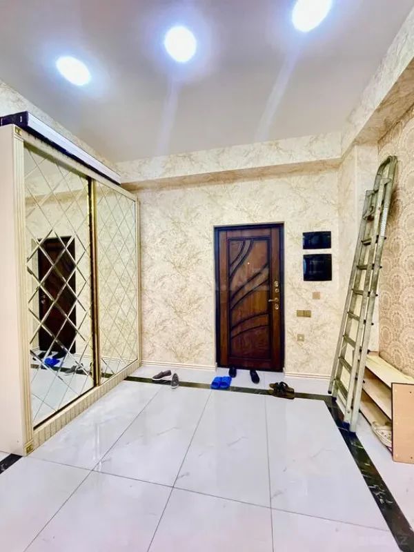 Kirayə verilir 3 otaqlı mənzil 110 m²
