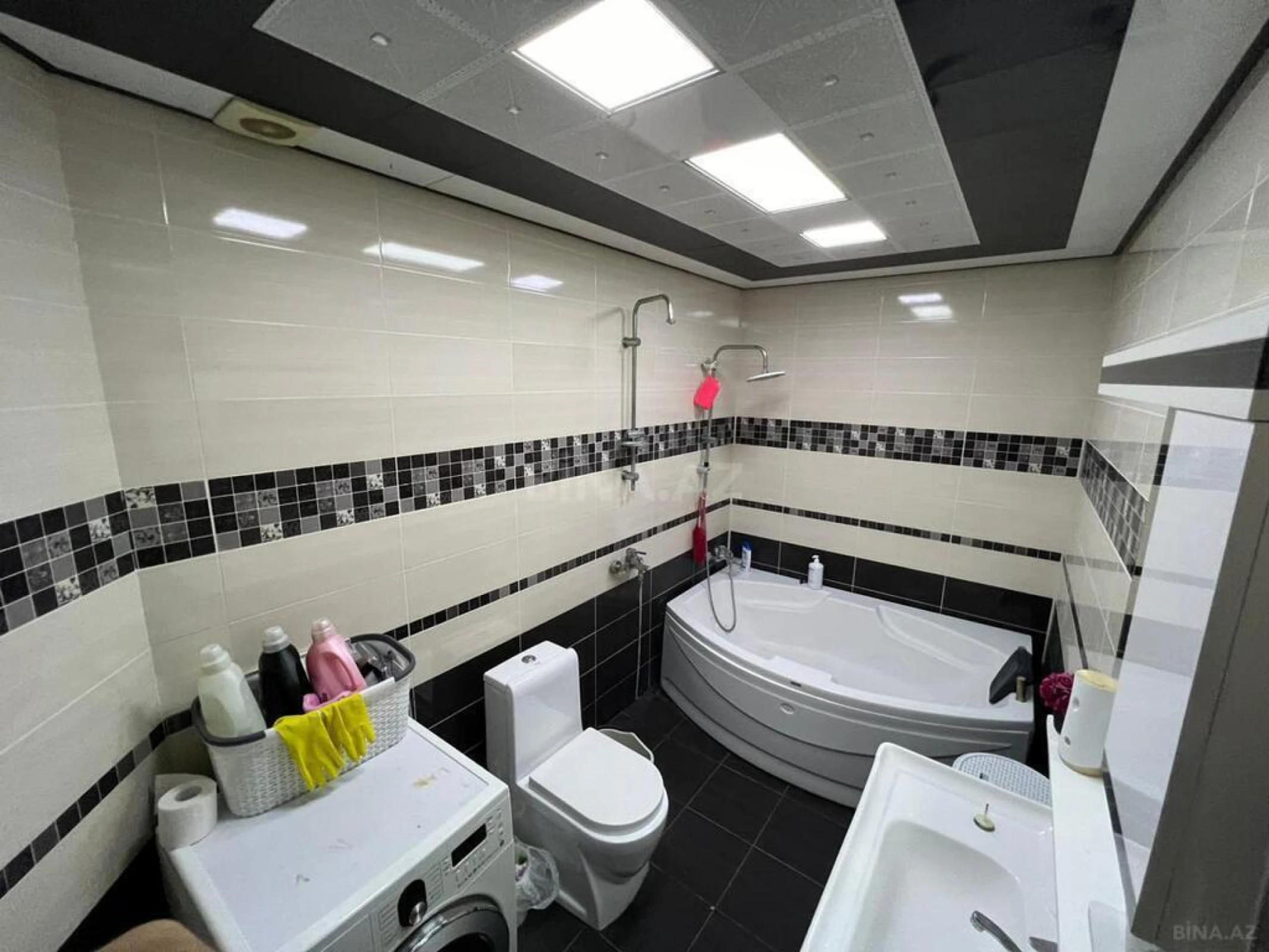 Satılır 3 otaqlı mənzil 147 m²