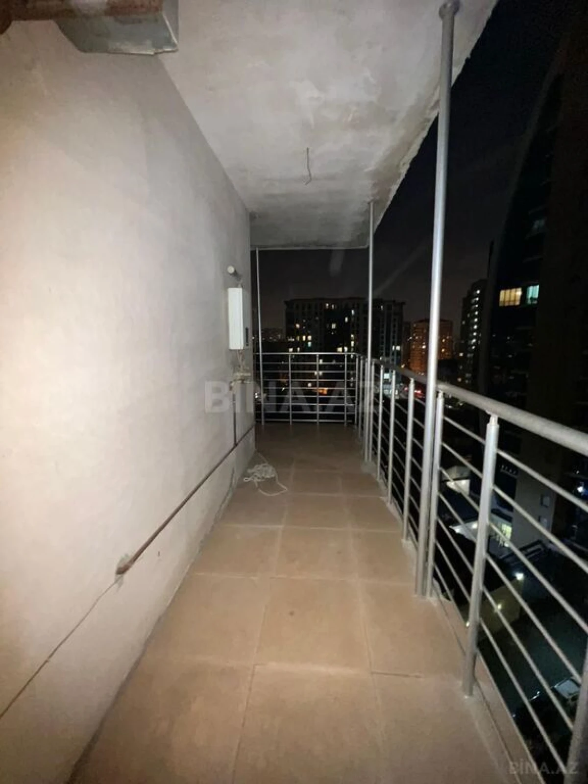 Satılır 3 otaqlı mənzil 147 m²