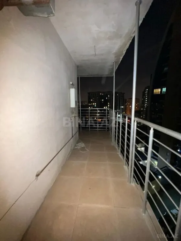 Satılır 3 otaqlı mənzil 147 m²