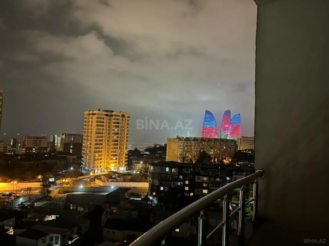 Satılır 3 otaqlı mənzil 147 m²