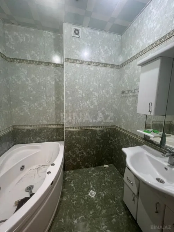 Satılır 3 otaqlı mənzil 125 m²