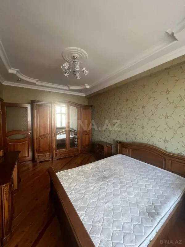 Satılır 3 otaqlı mənzil 125 m²