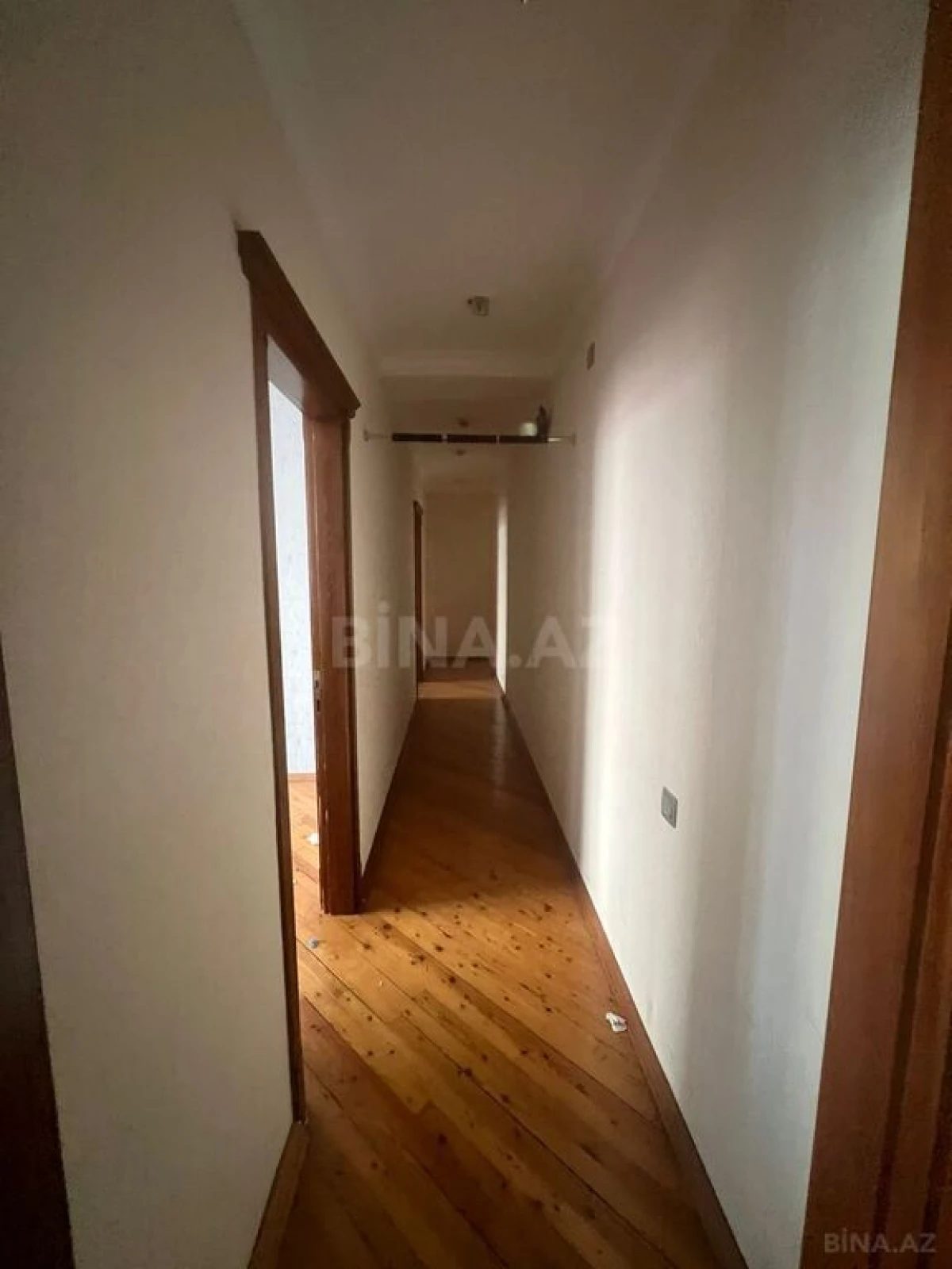 Satılır 3 otaqlı mənzil 125 m²